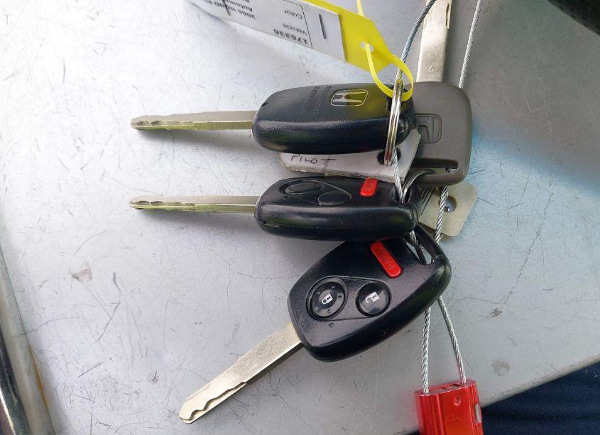 Photo 11 of 2006 Honda Pilot EX (VIN 5FNYF284X6B000389)