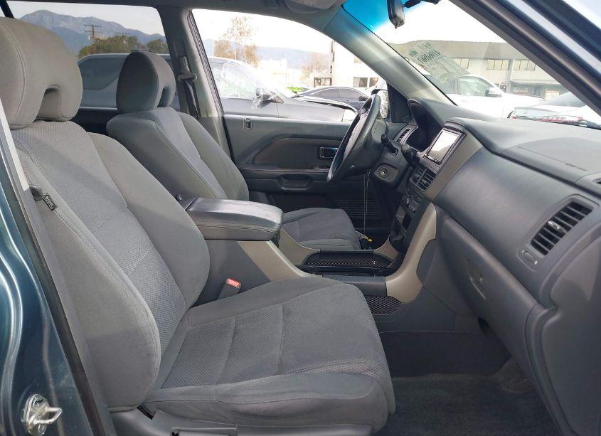 Photo 5 of 2006 Honda Pilot EX (VIN 5FNYF284X6B000389)