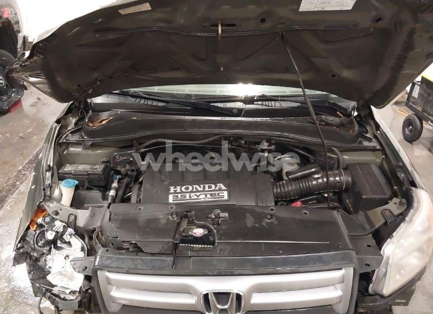 Photo 10 of 2006 Honda Pilot EX (VIN 5FNYF284X6B012641)