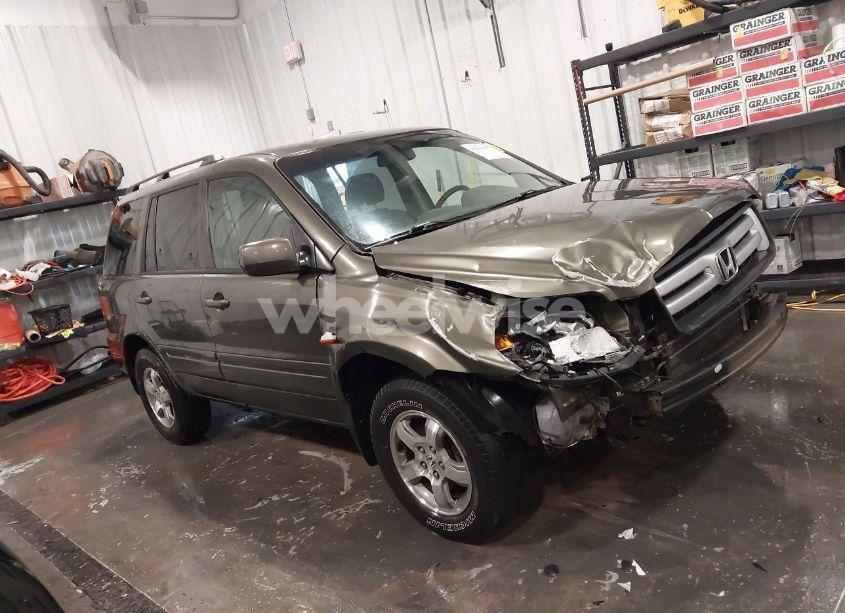 Photo 13 of 2006 Honda Pilot EX (VIN 5FNYF284X6B012641)