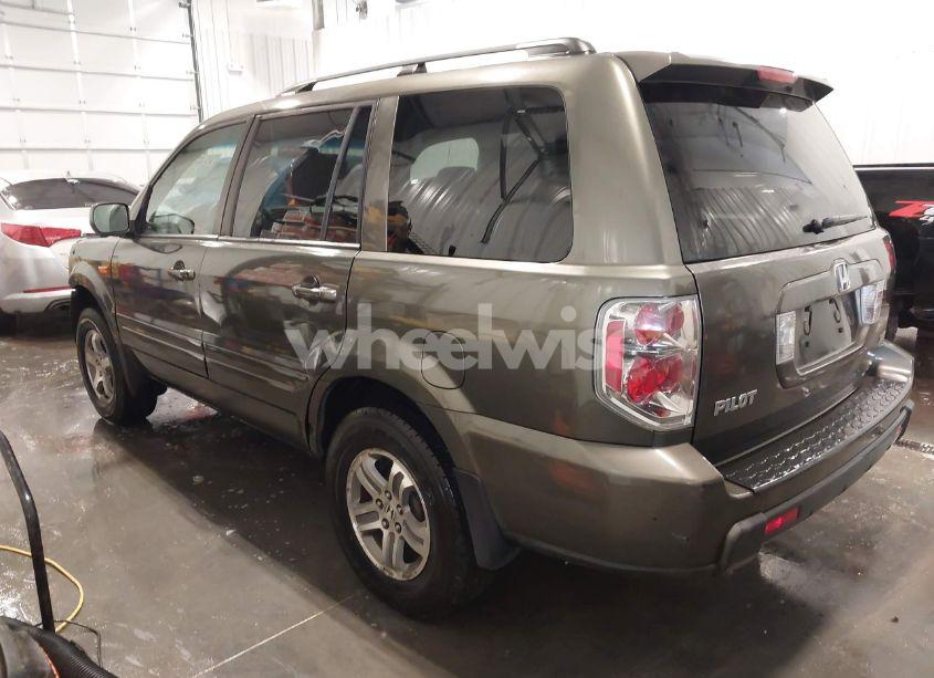Photo 3 of 2006 Honda Pilot EX (VIN 5FNYF284X6B012641)