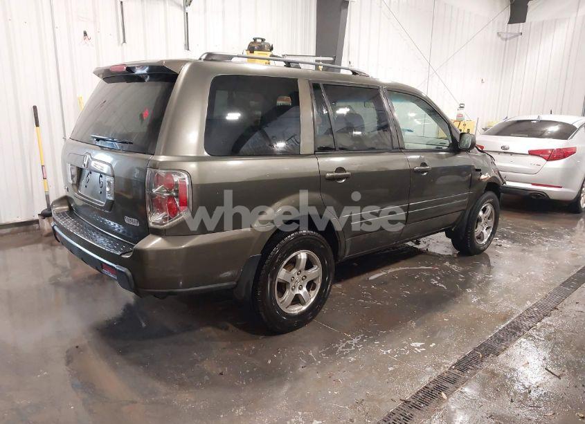 Photo 4 of 2006 Honda Pilot EX (VIN 5FNYF284X6B012641)