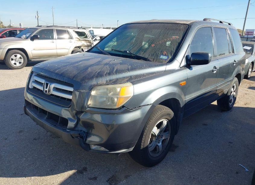 Photo 2 of 2006 Honda Pilot EX (VIN 5FNYF284X6B020612)
