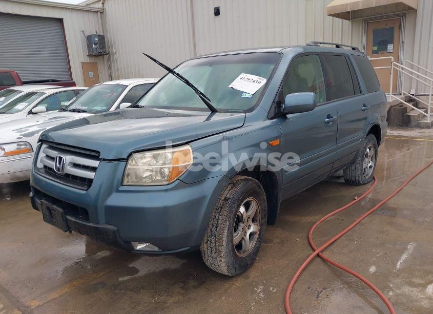 Photo 2 of 2006 Honda Pilot EX (VIN 5FNYF284X6B021825)