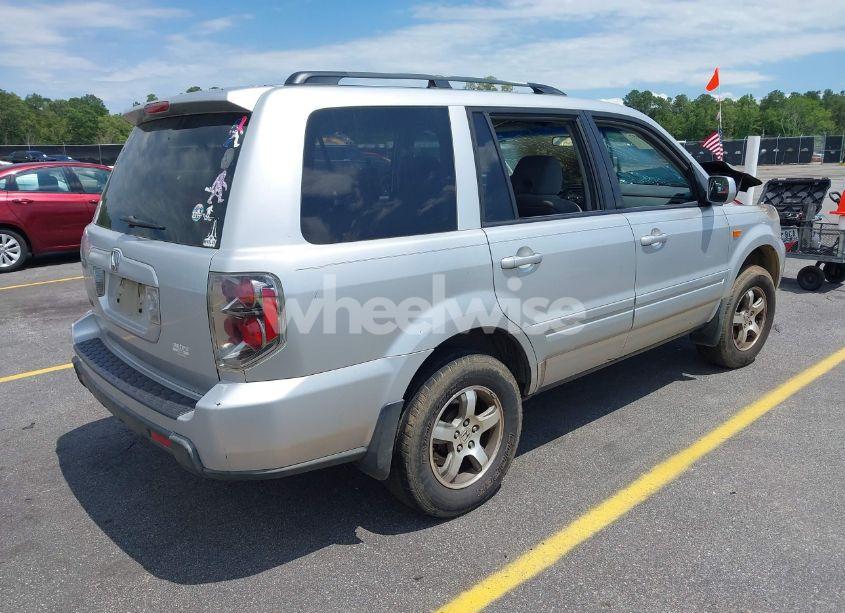 Photo 4 of 2006 Honda Pilot EX (VIN 5FNYF284X6B032842)