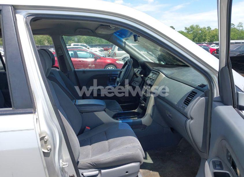 Photo 5 of 2006 Honda Pilot EX (VIN 5FNYF284X6B032842)