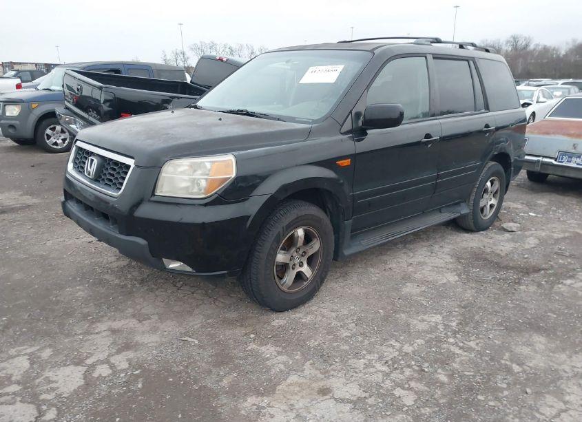 Photo 2 of 2007 Honda Pilot EX (VIN 5FNYF284X7B003620)