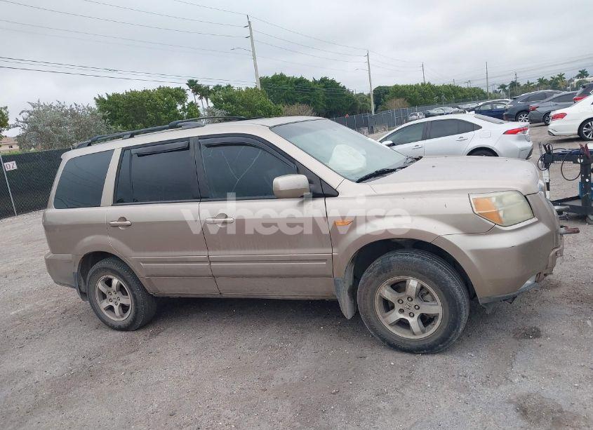 Photo 13 of 2006 Honda Pilot EX-L (VIN 5FNYF28506B049464)