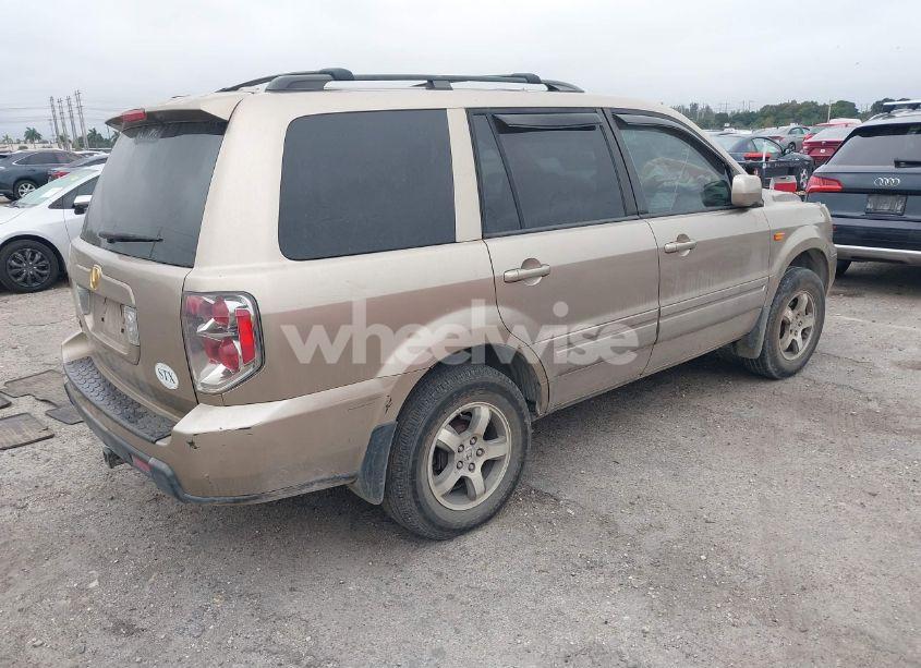 Photo 4 of 2006 Honda Pilot EX-L (VIN 5FNYF28506B049464)