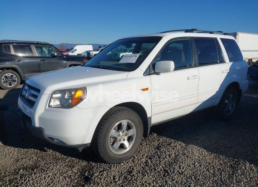 Photo 2 of 2007 Honda Pilot EX-L (VIN 5FNYF28507B035646)