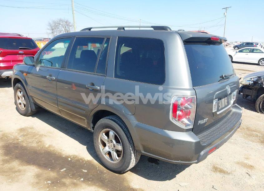 Photo 3 of 2007 Honda Pilot EX-L (VIN 5FNYF28517B008200)