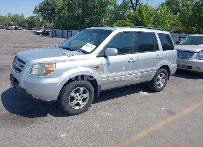 Photo 2 of 2007 Honda Pilot EX-L (VIN 5FNYF28527B007945)