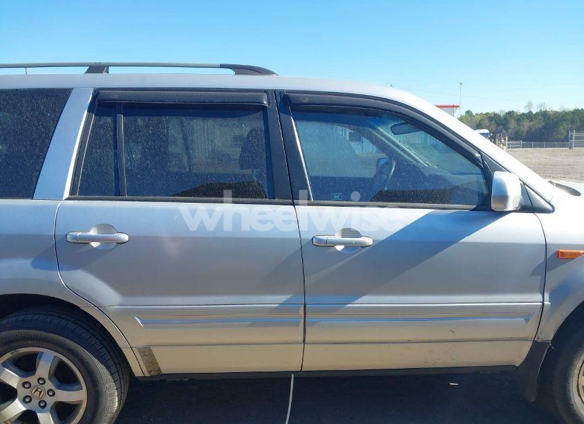 Photo 14 of 2006 Honda Pilot EX-L (VIN 5FNYF28536B011100)