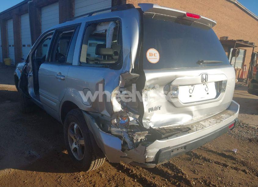 Photo 3 of 2006 Honda Pilot EX-L (VIN 5FNYF28546B011638)