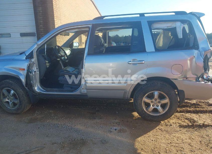 Photo 6 of 2006 Honda Pilot EX-L (VIN 5FNYF28546B011638)