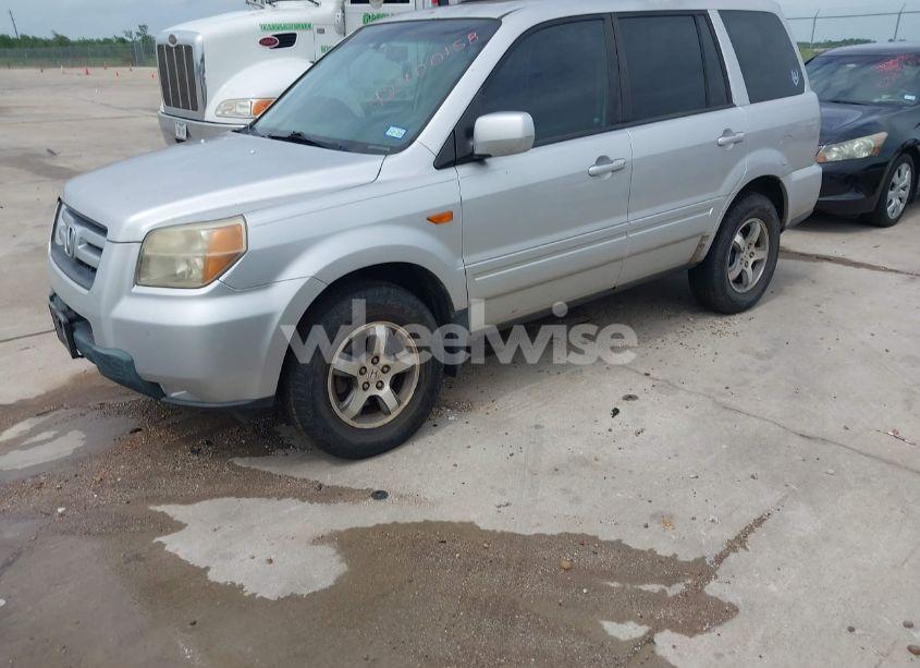 Photo 2 of 2007 Honda Pilot EX-L (VIN 5FNYF28547B019255)