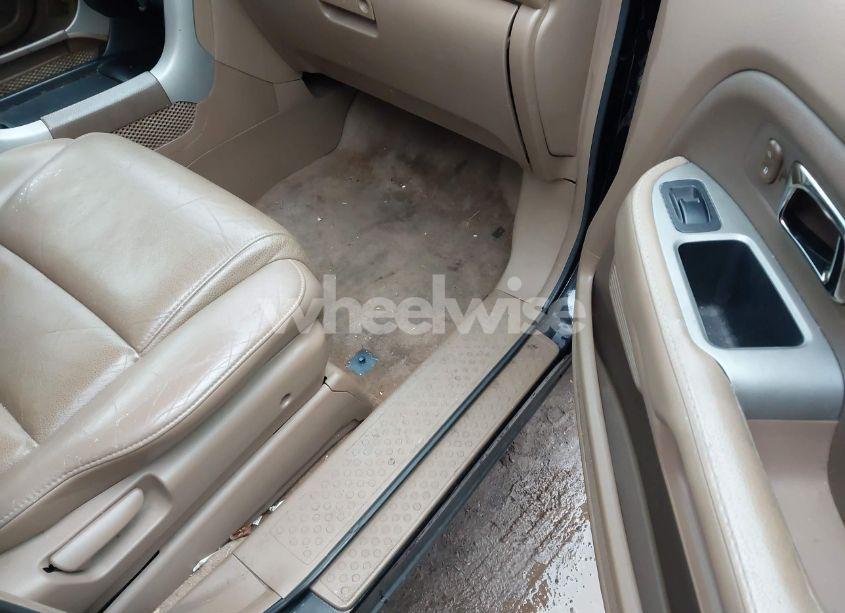 Photo 5 of 2007 Honda Pilot EX-L (VIN 5FNYF28557B028997)