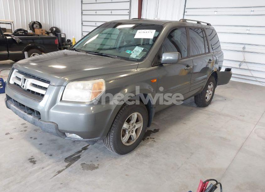 Photo 2 of 2007 Honda Pilot EX-L (VIN 5FNYF28557B044410)