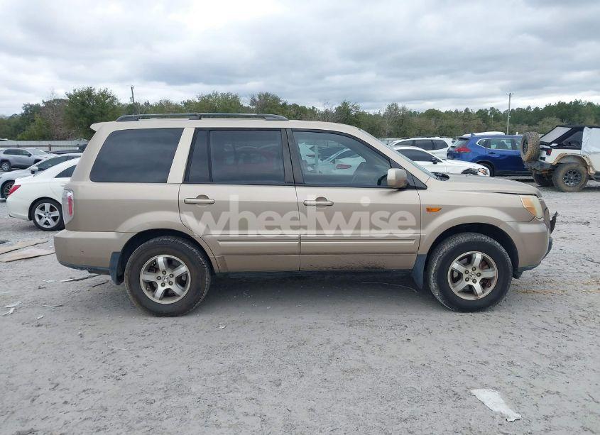 Photo 13 of 2006 Honda Pilot EX-L (VIN 5FNYF28566B010295)