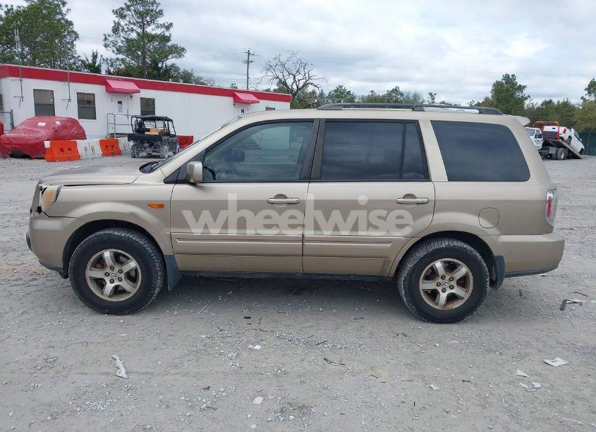 Photo 14 of 2006 Honda Pilot EX-L (VIN 5FNYF28566B010295)
