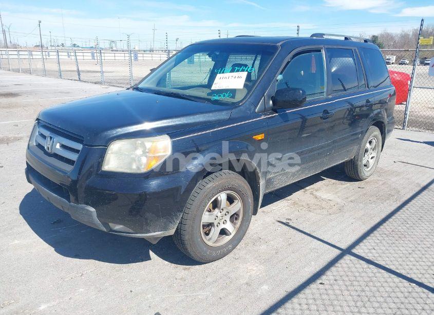 Photo 2 of 2006 Honda Pilot EX-L (VIN 5FNYF28596B033165)