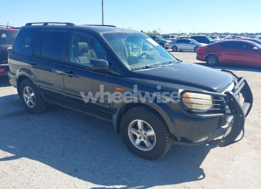 2006 Honda Pilot EX-L (VIN 5FNYF285X6B006749) main photo