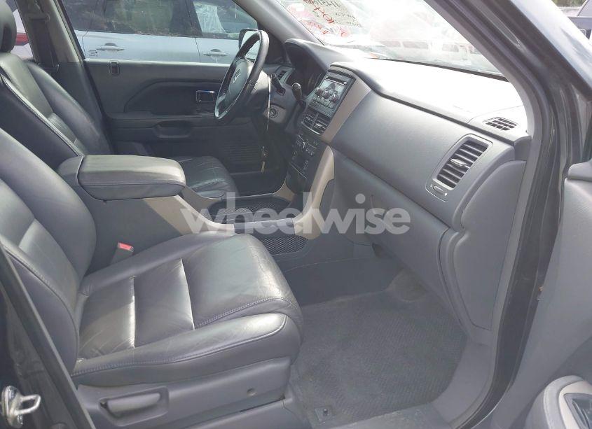 Photo 5 of 2006 Honda Pilot EX-L (VIN 5FNYF285X6B022868)