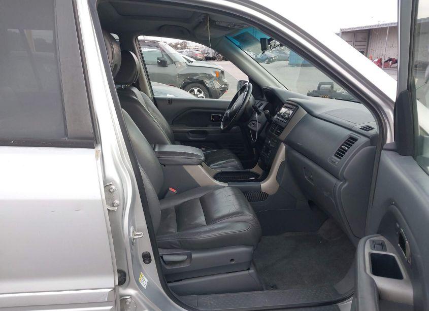 Photo 5 of 2006 Honda Pilot EX-L (VIN 5FNYF285X6B049309)