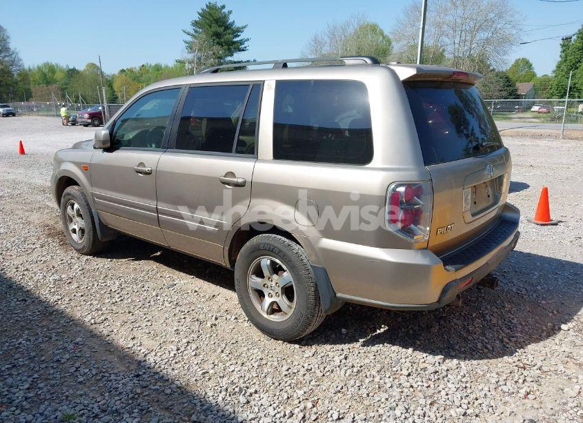 Photo 3 of 2007 Honda Pilot EX-L (VIN 5FNYF285X7B000189)