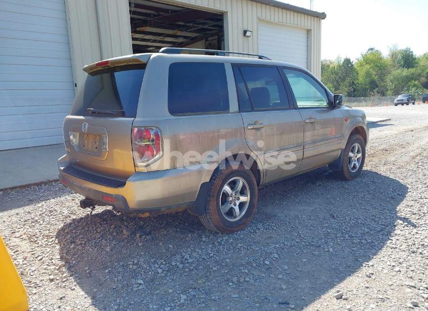 Photo 4 of 2007 Honda Pilot EX-L (VIN 5FNYF285X7B000189)