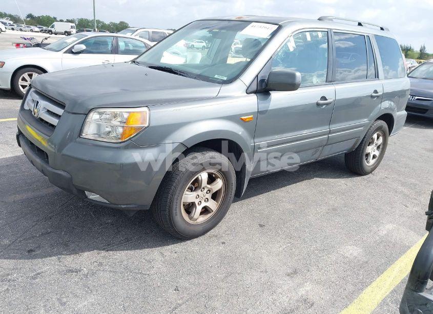 Photo 2 of 2007 Honda Pilot EX-L (VIN 5FNYF285X7B045522)