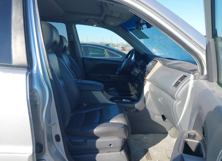 Photo 5 of 2008 Honda Pilot EX-L (VIN 5FNYF285X8B004213)