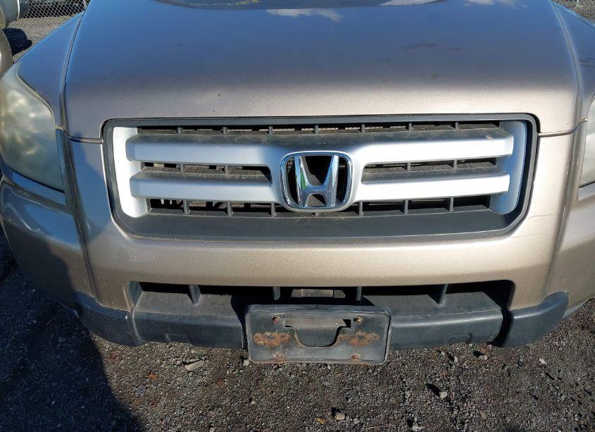 Photo 6 of 2006 Honda Pilot EX-L (VIN 5FNYF28646B029646)