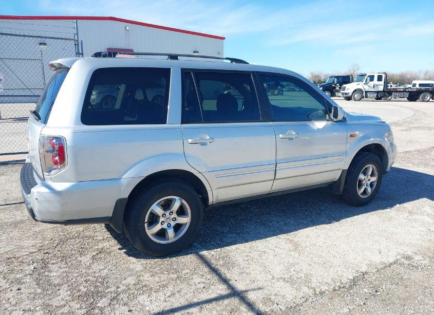 Photo 4 of 2008 Honda Pilot EX-L (VIN 5FNYF28678B015890)