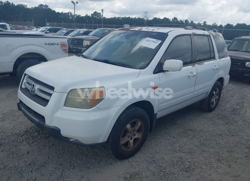 Photo 2 of 2006 Honda Pilot EX-L (VIN 5FNYF28686B010615)