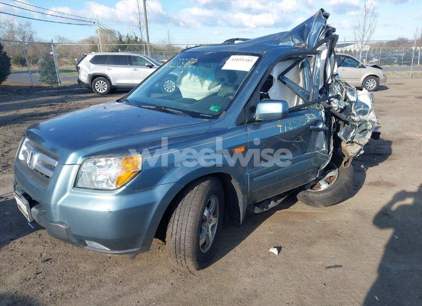 Photo 2 of 2006 Honda Pilot EX-L (VIN 5FNYF286X6B001852)