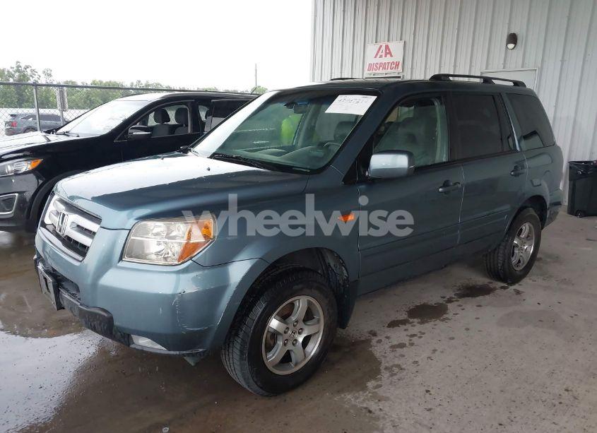 Photo 2 of 2007 Honda Pilot EX-L (VIN 5FNYF286X7B034951)