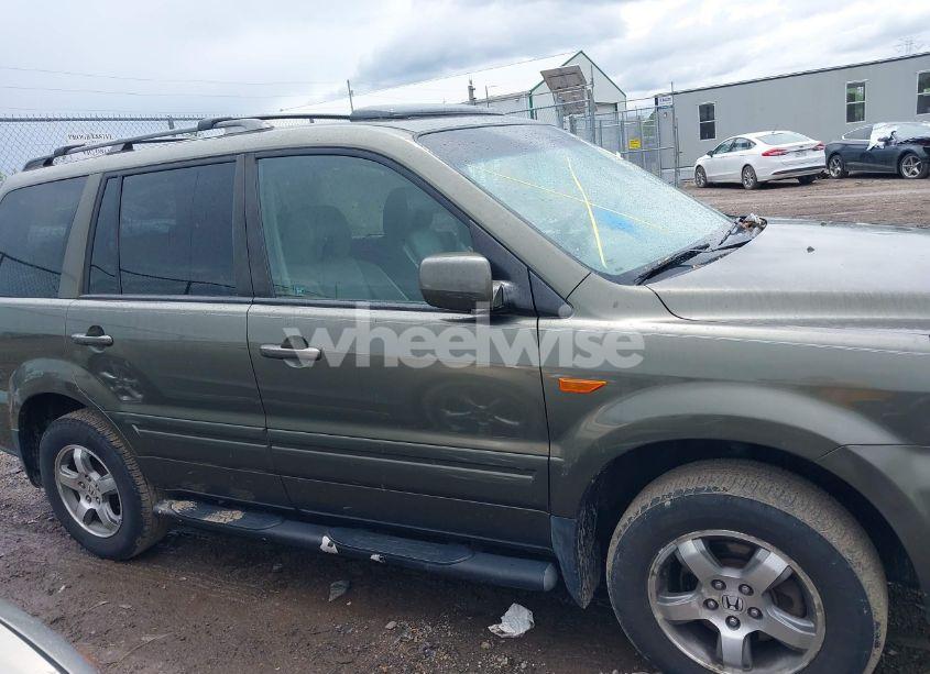 Photo 14 of 2006 Honda Pilot EX-L (VIN 5FNYF28746B003928)