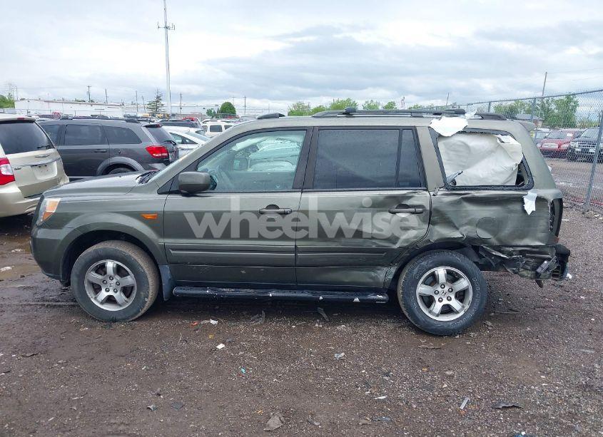 Photo 15 of 2006 Honda Pilot EX-L (VIN 5FNYF28746B003928)