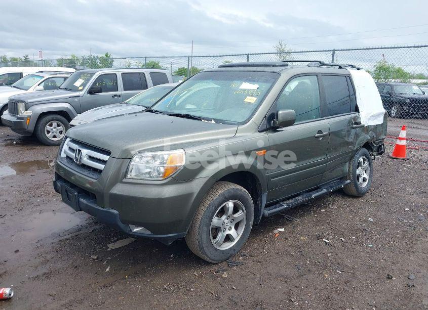 Photo 2 of 2006 Honda Pilot EX-L (VIN 5FNYF28746B003928)