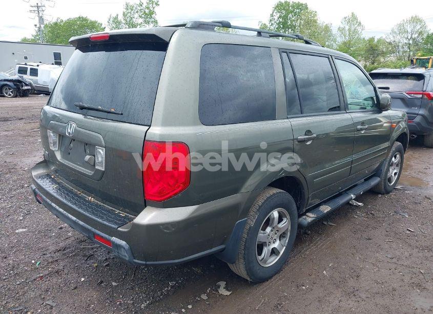 Photo 4 of 2006 Honda Pilot EX-L (VIN 5FNYF28746B003928)