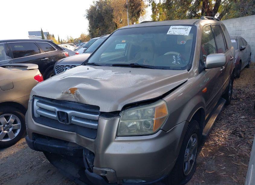 Photo 2 of 2006 Honda Pilot EX-L (VIN 5FNYF28756B017191)