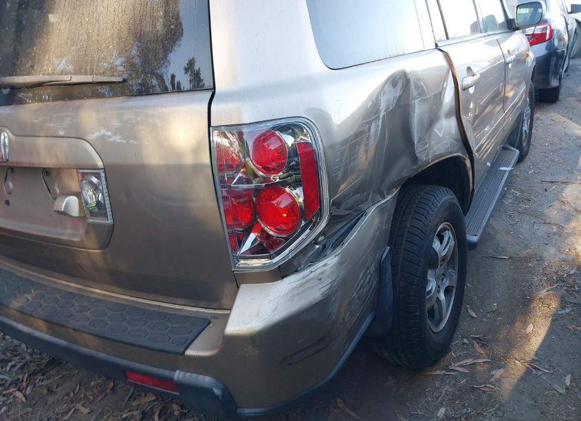 Photo 6 of 2006 Honda Pilot EX-L (VIN 5FNYF28756B017191)