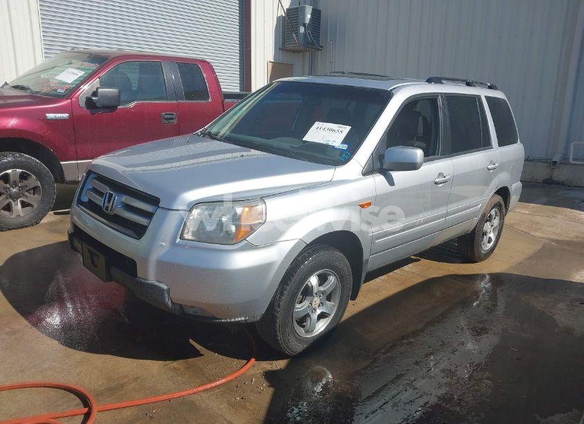 Photo 2 of 2007 Honda Pilot EX-L (VIN 5FNYF28787B043110)