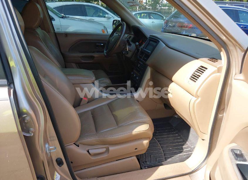 Photo 5 of 2007 Honda Pilot EX-L (VIN 5FNYF287X7B000940)