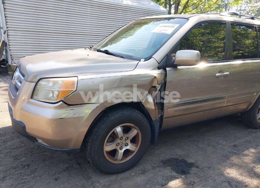 Photo 6 of 2007 Honda Pilot EX-L (VIN 5FNYF287X7B000940)