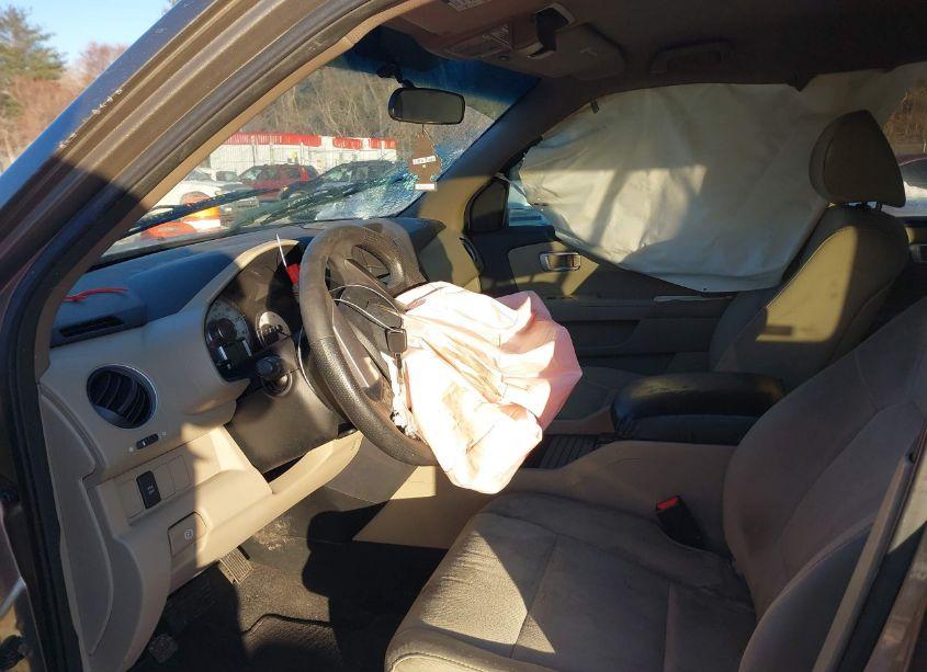 Photo 5 of 2009 Honda Pilot LX (VIN 5FNYF38259B021322)