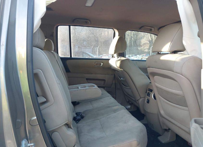 Photo 8 of 2009 Honda Pilot LX (VIN 5FNYF38259B021322)