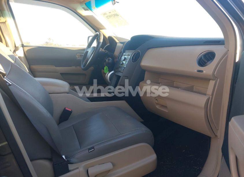 Photo 5 of 2009 Honda Pilot EX (VIN 5FNYF38409B000587)