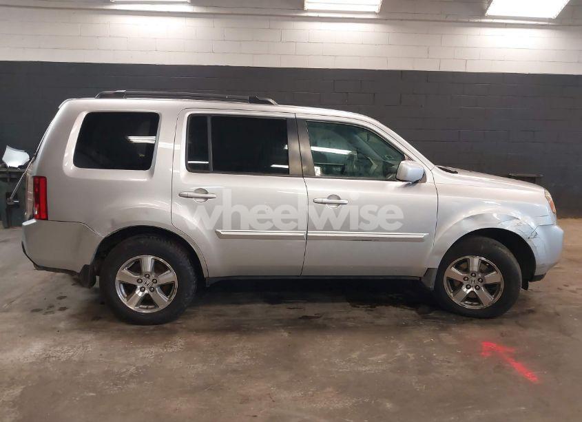 Photo 12 of 2009 Honda Pilot EX (VIN 5FNYF38439B024057)